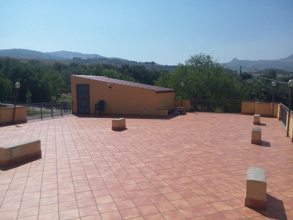 Agriturismo La Targa Buonfornello Eksteriør billede