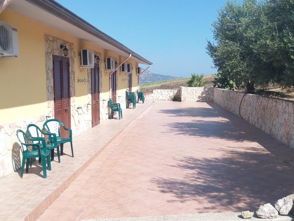 Agriturismo La Targa Buonfornello Eksteriør billede