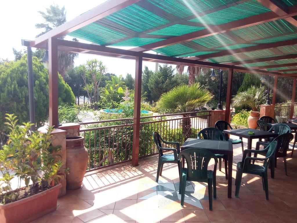 Agriturismo La Targa Buonfornello Eksteriør billede