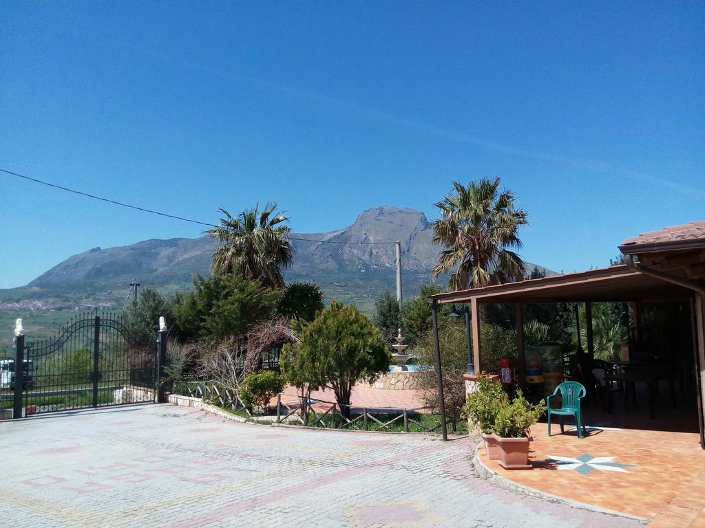 Agriturismo La Targa Buonfornello Eksteriør billede