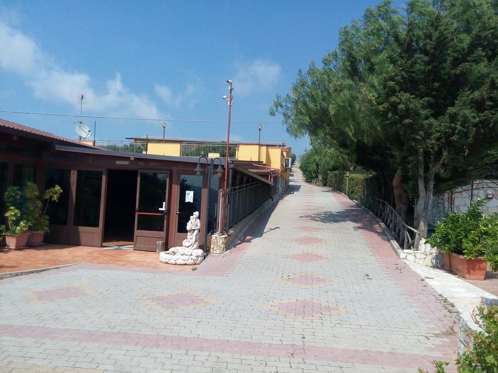 Agriturismo La Targa Buonfornello Eksteriør billede