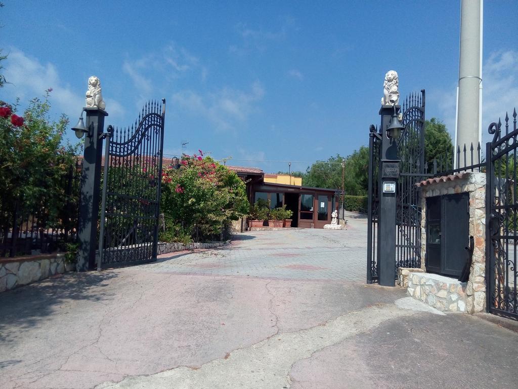 Agriturismo La Targa Buonfornello Eksteriør billede