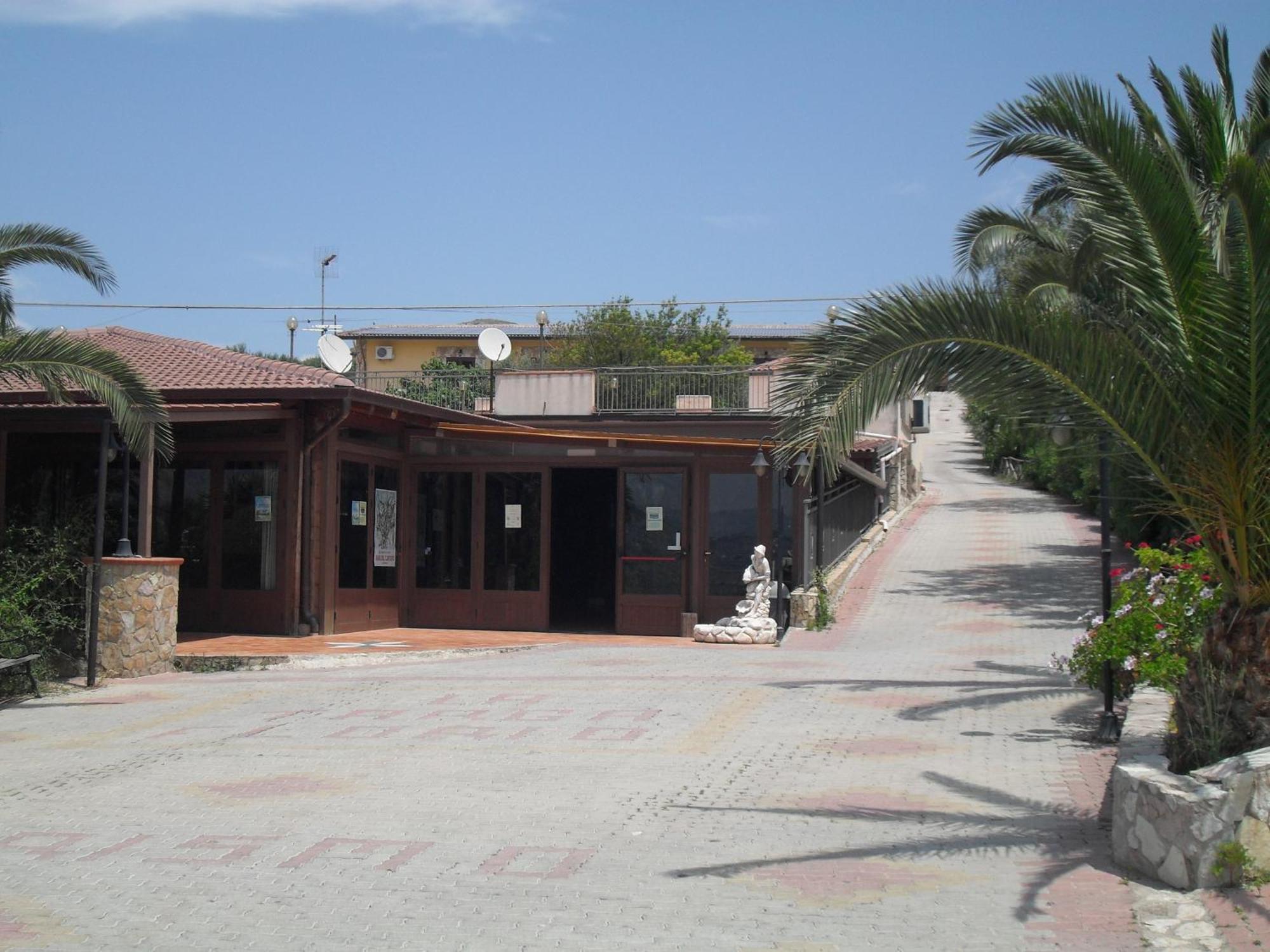 Agriturismo La Targa Buonfornello Eksteriør billede