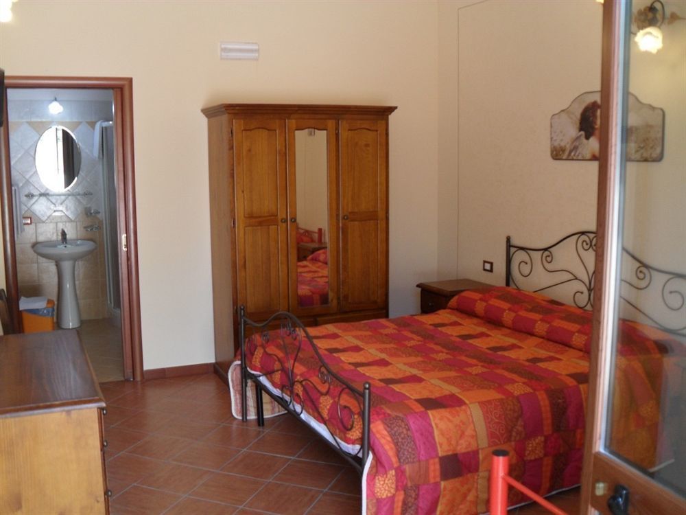 Agriturismo La Targa Buonfornello Eksteriør billede