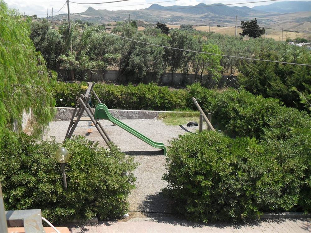 Agriturismo La Targa Buonfornello Eksteriør billede