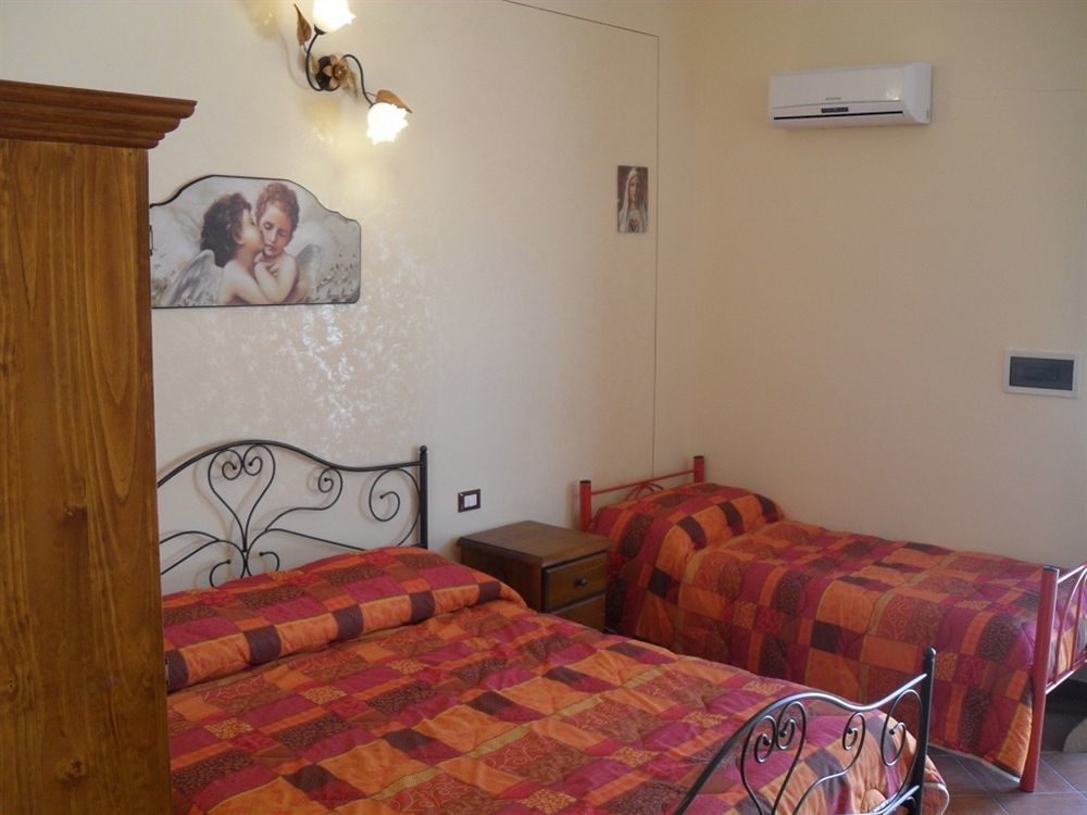 Agriturismo La Targa Buonfornello Eksteriør billede